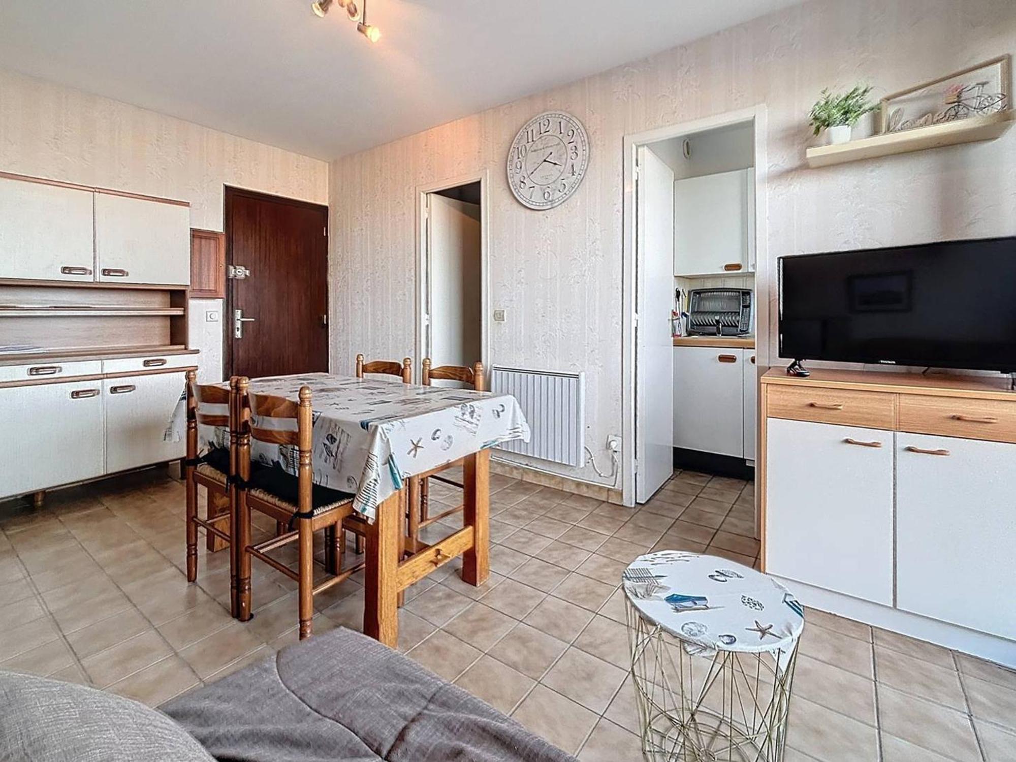 Appartement Familial Centre Ville Avec Parking Et Animaux Permis - Fr-1-465-90 Merville-Franceville-Plage Esterno foto